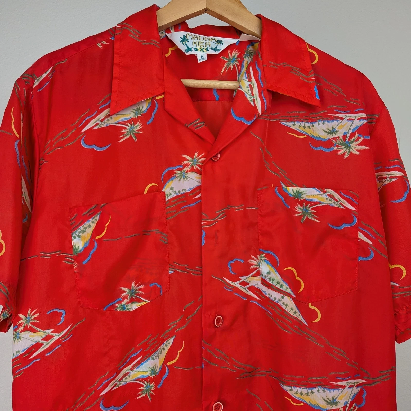 Vintage 80s Hawaiian Button Up Shirt Mauna Kea Beach Hotel Red Polyester M vtg