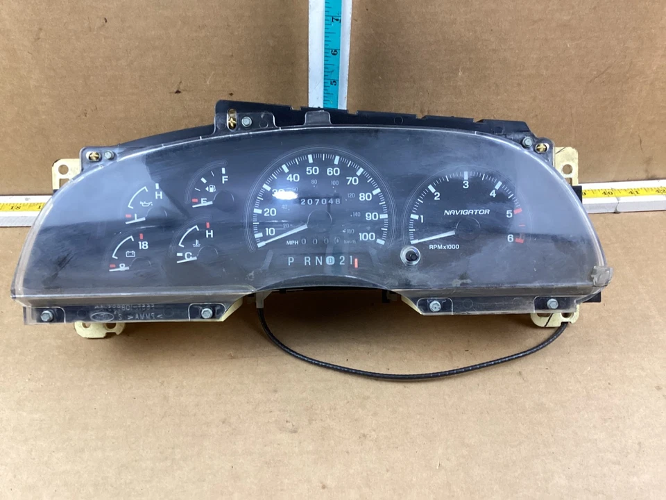 Lincoln Navigator 1998 velocímetro cuadro de instrumentos 207 k millas fabricante de equipos originales Foto 2 de 4
