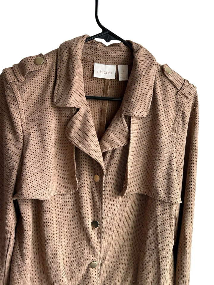 Chaqueta Chico's Talla 1 M 8/10 Bronceado Brien Blazer Moto Snap Frontal Imitación Gamuza Elastizada Foto 3 de 4