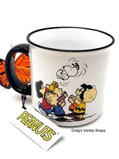 PEANUTS Stoneware Mug - Tossing Snoopy GIBSON