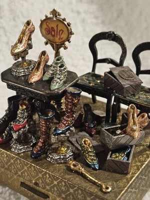  Sweet Romance, Shoe Shop Story Box, Shelley Cooper, Trinket Box