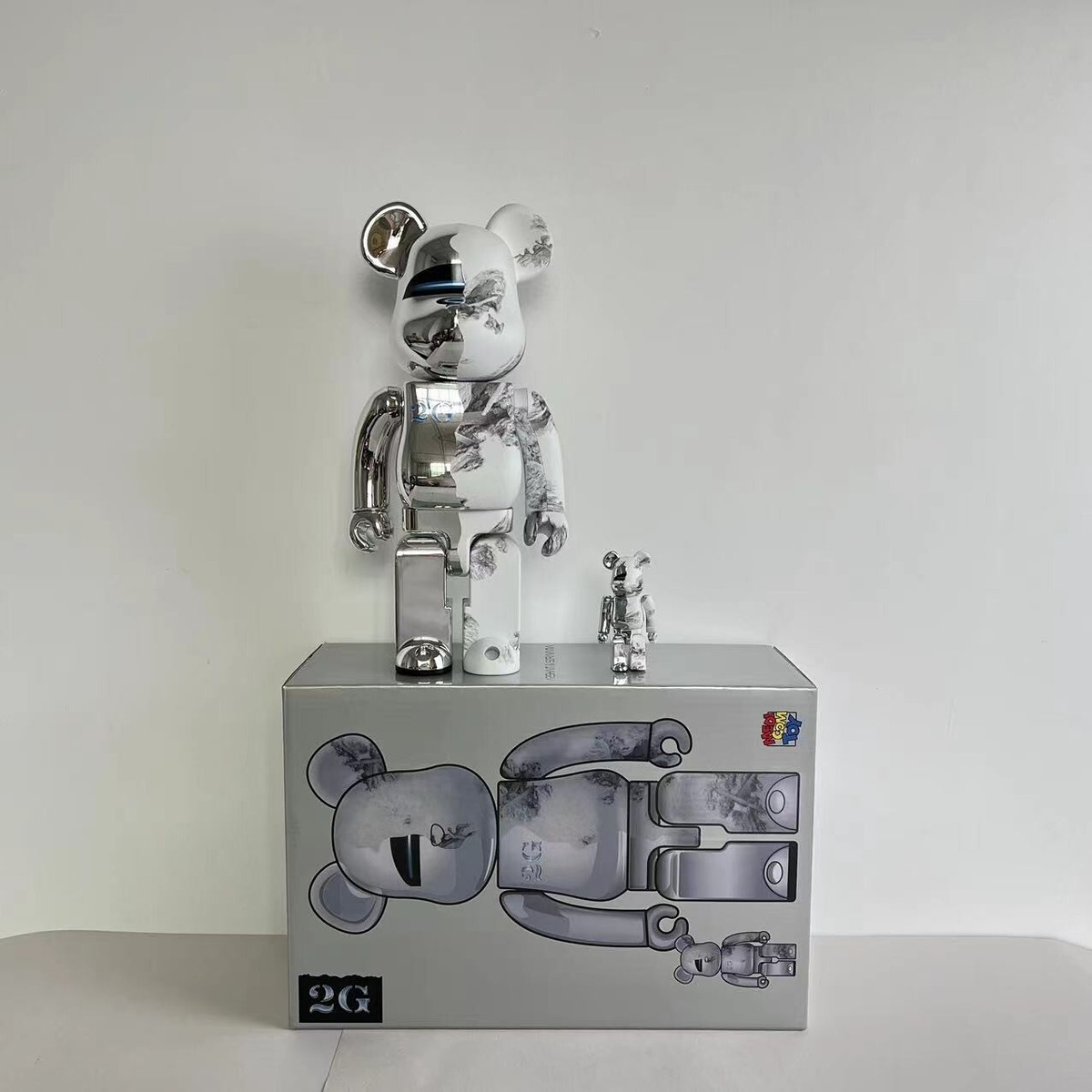 BE@RBRICK SORAYAMA×2G PINK GOLD Ver. 400 Bearbrick 2G Exclusive 100% & 400% Set Pink Gold Chrome Ver