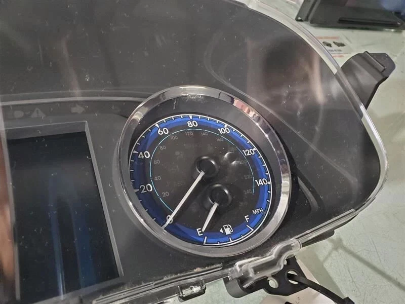 2017-2017 TOYOTA COROLLA Speedometer Sedan Cluster Module Factory OEM Foto 3 de 4