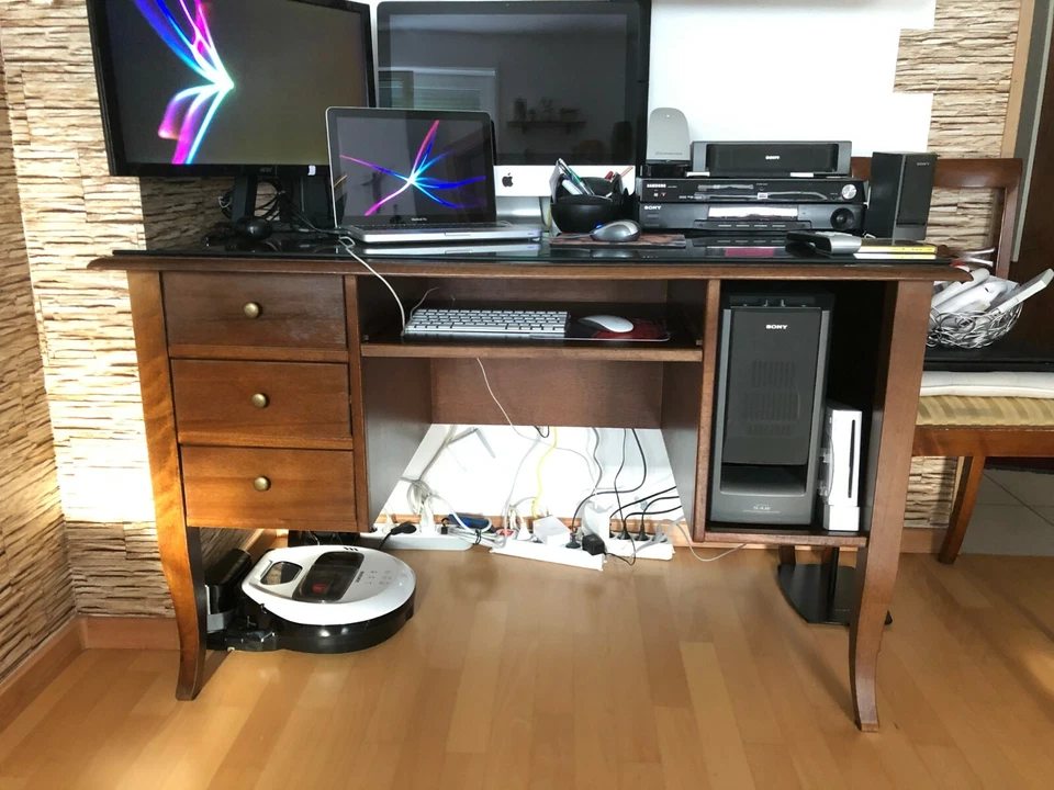 Escritorio Móvil PC Studio 3 Cajones Arte Pobre Nogal Oscuro Puerta PC Plan Extr - Imagen 2 de 2