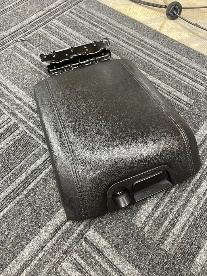 Крышка центральной консоли 2011 - 2016 Ford F-550 Super Duty - Изображение 4 из 4