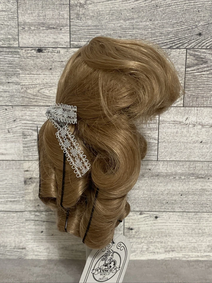 Peluca de muñeca estilo media espalda rizada cabello humano rubio oscuro talla 9 nueva de colección Foto 3 de 4