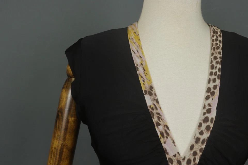 Blusa Pullover Informal Just Cavalli Negra Viscosa Sin Mangas Cuello en V Talla 46 Foto 4 de 4