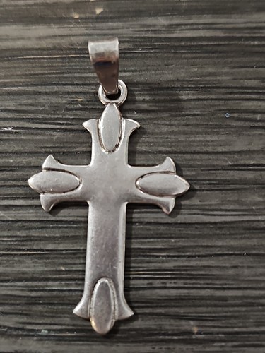 Sterling Silver Marked 925 Cross Pendant - Simple and Beautiful - Picture 1 of 6