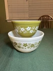 Vintage PYREX Crazy Daisy/Spring Blossom 401 (1.5 pt) 402 (1.5 qt) mixing bowls