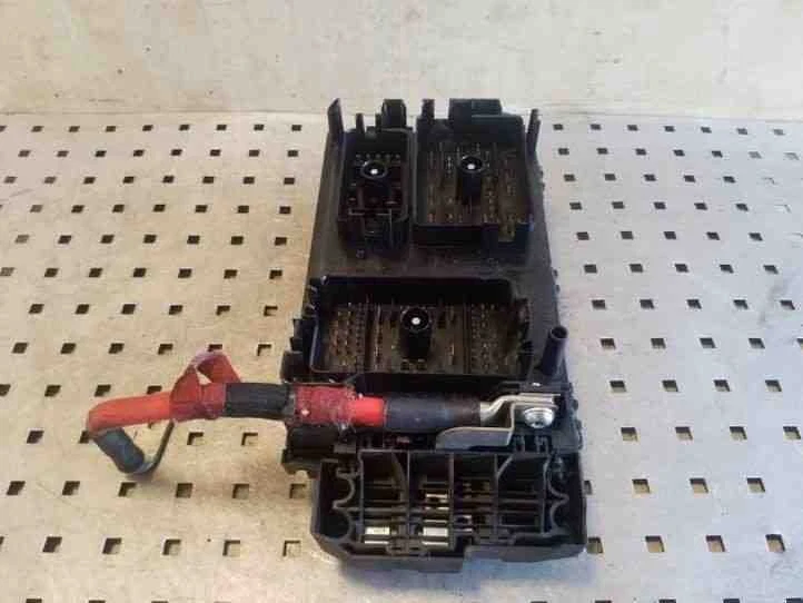 Scatola fusibili Opel Astra J GTC C11000139 1.4 benzina 74kw 2012 26140997 - Immagine 2 di 4