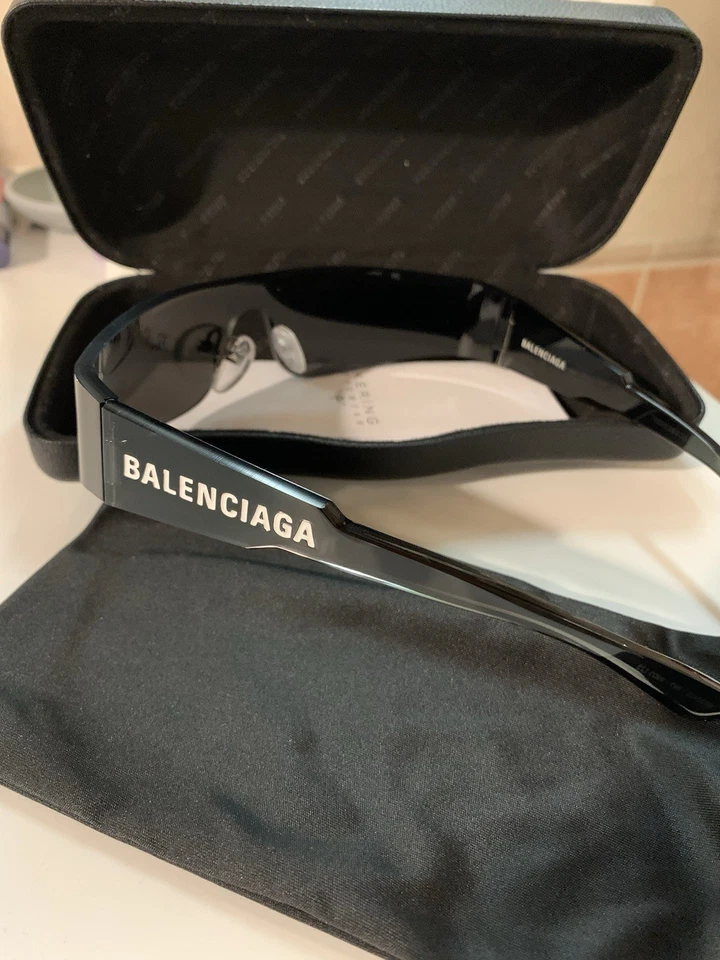 Balenciaga occhiali da sole modello BB 0041 S colore 001 - Immagine 2 di 4