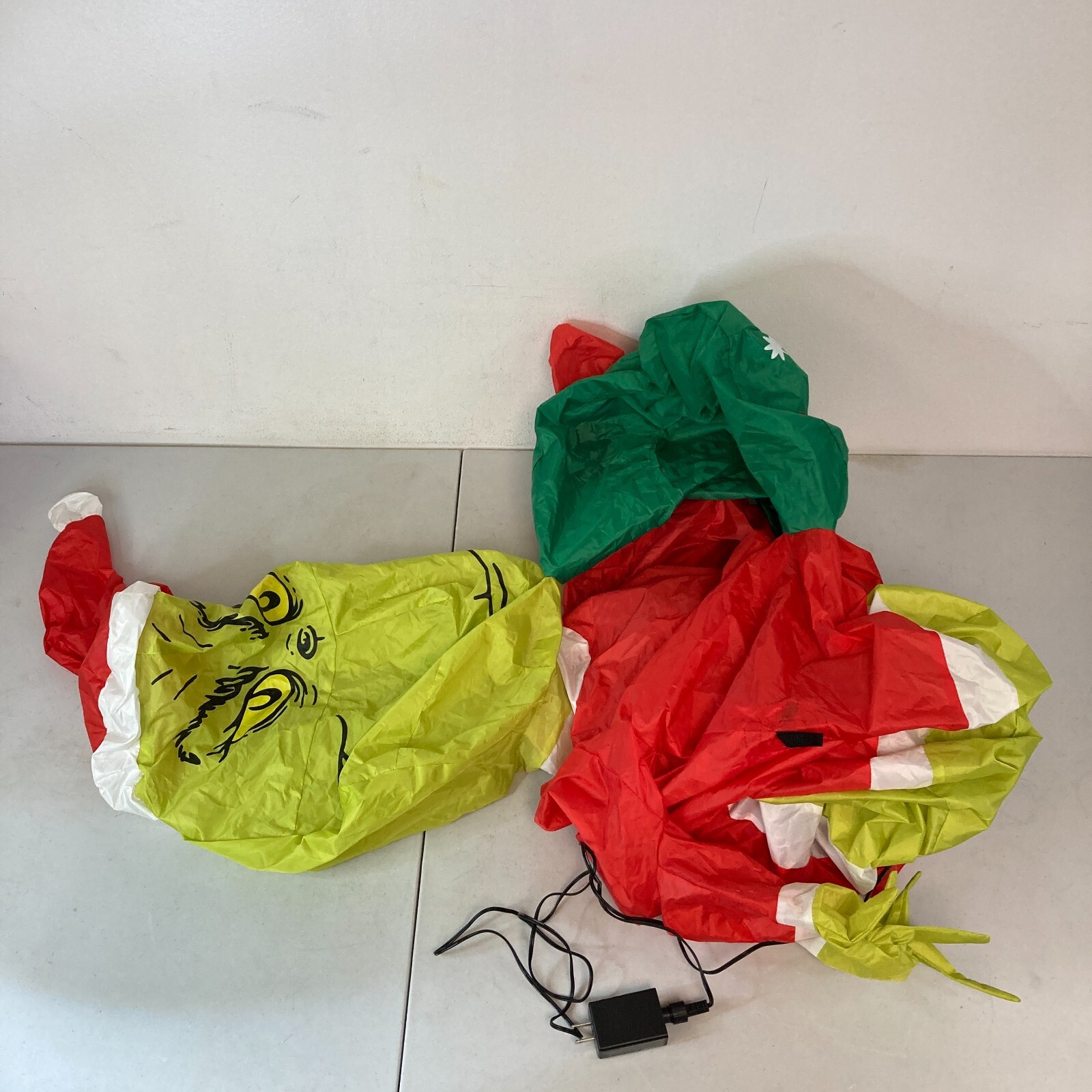 *PARTS ONLY* Gemmy Christmas Airblown Inflatable Grinch with Wreath, 5.