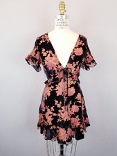 Dress Forum Women's Size Small Floral Burnout Velvet Dress New w/ Tags