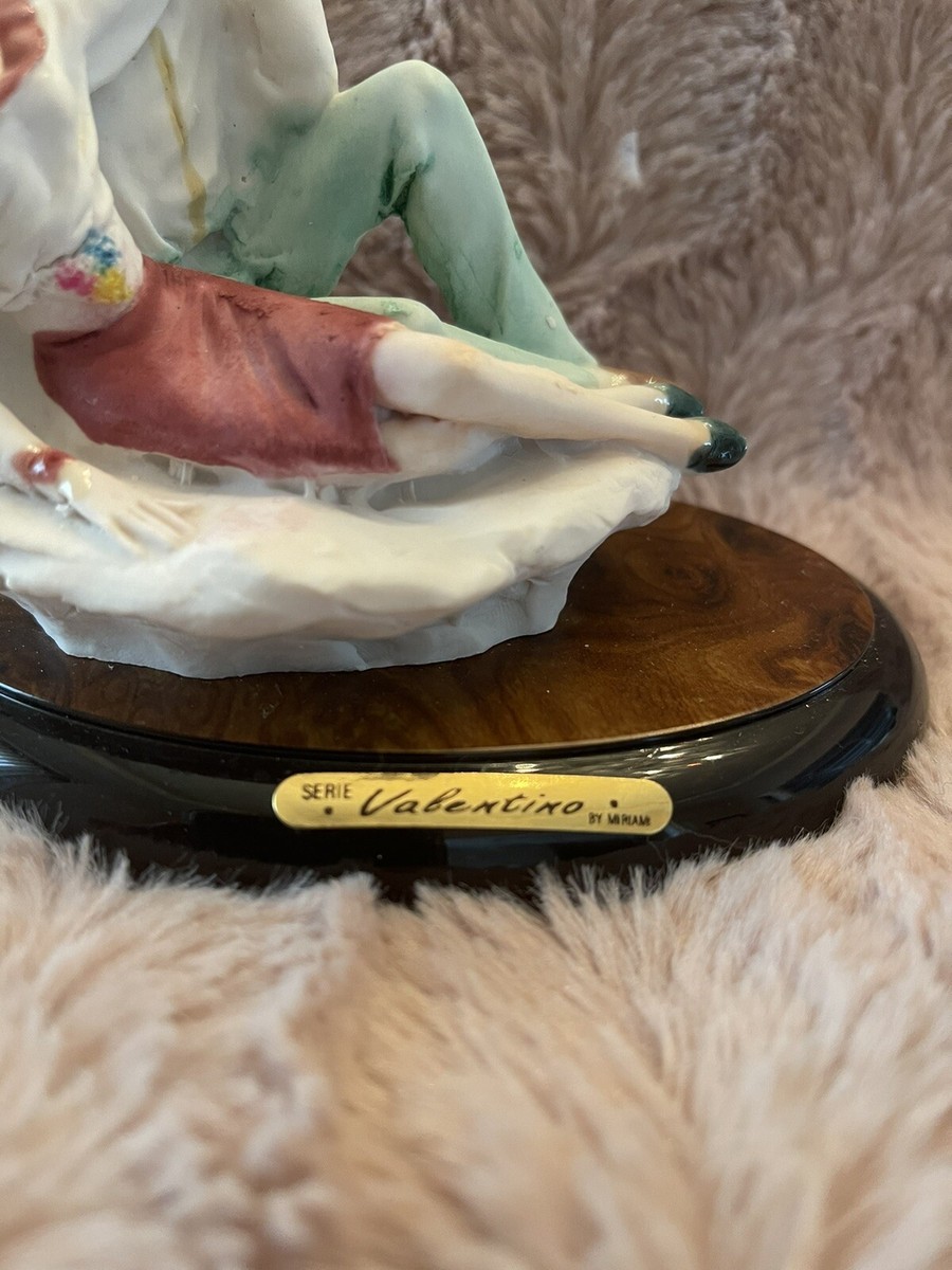 Serie VALENTINO by Miriam Vintage Figurine Young Lovers On Rock