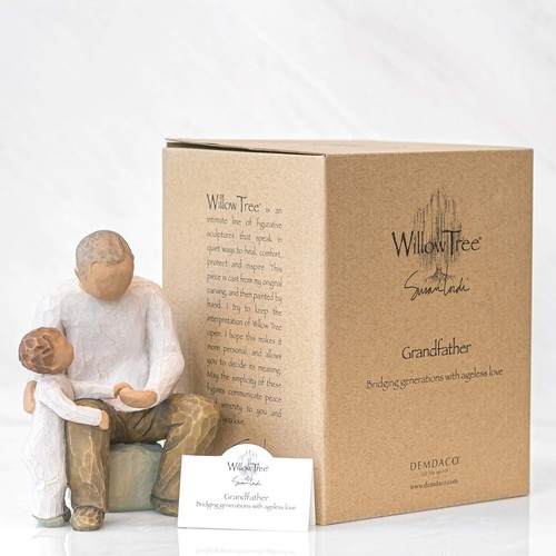 Escultura de abuelo y niño pequeño lista para regalo - Celebra el amor familiar - Imagen 7 de 7