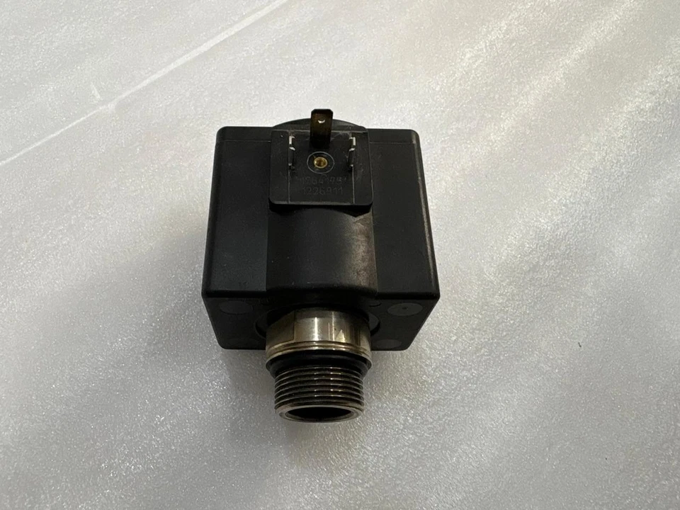 PARKER ESC-HDK-230-NH SOLENOID COIL .8304 - Photo 3/4