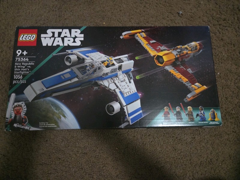 LEGO Star Wars: New Republic E-Wing vs. Shin Hati Starfighter (75364) Complete