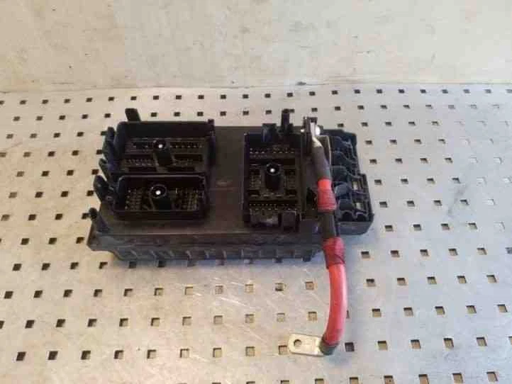 Scatola fusibili Opel Astra J GTC C11000139 1.4 benzina 74kw 2012 26140997 - Immagine 3 di 4