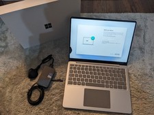Microsoft 13 Zoll Surface Laptop Copilot PC 16GB RAM Snapdragon X Plus 256GB SSD