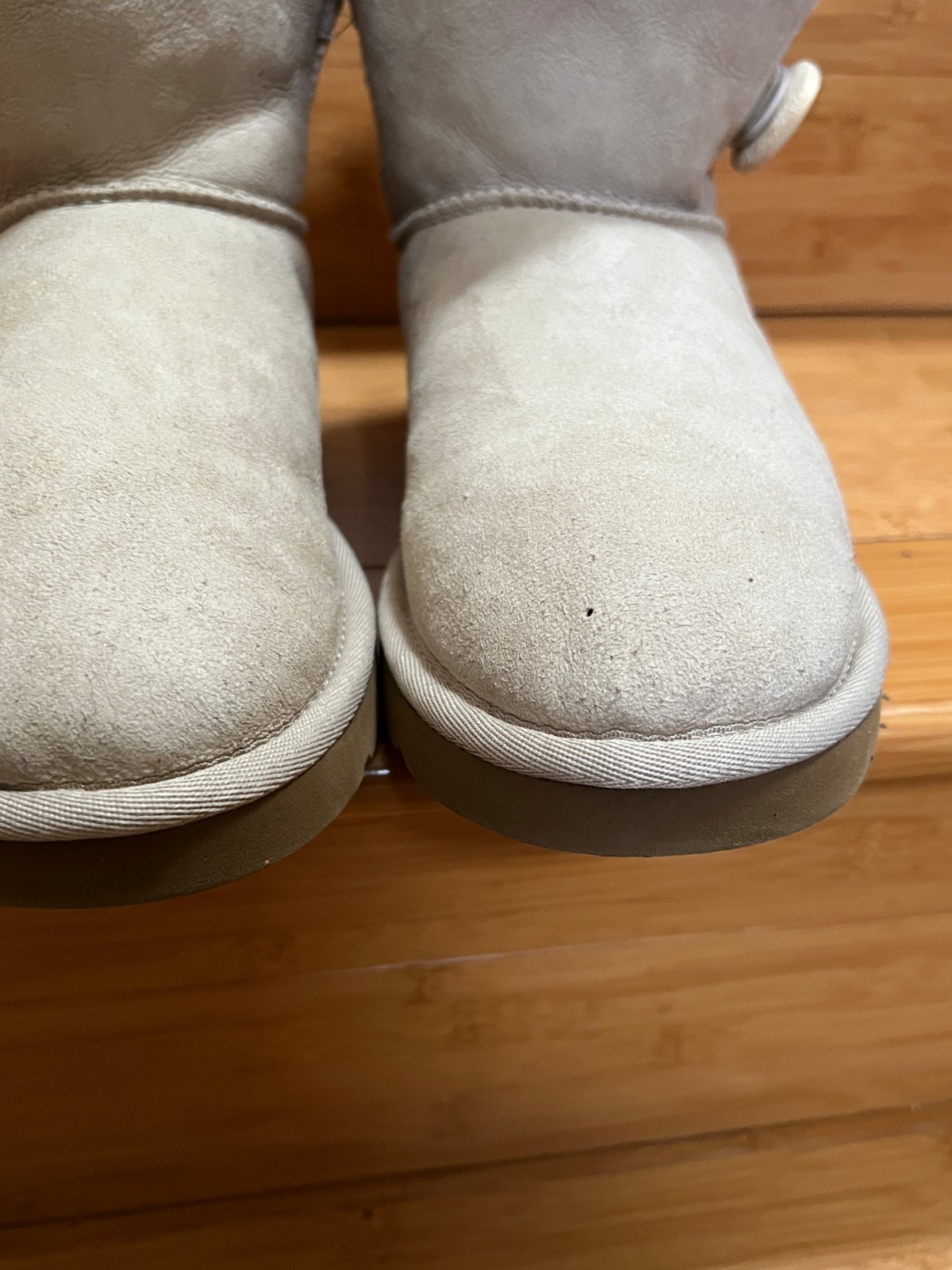 UGG Women’s Light Gray Bailey Button Shearling Bo… - image 3