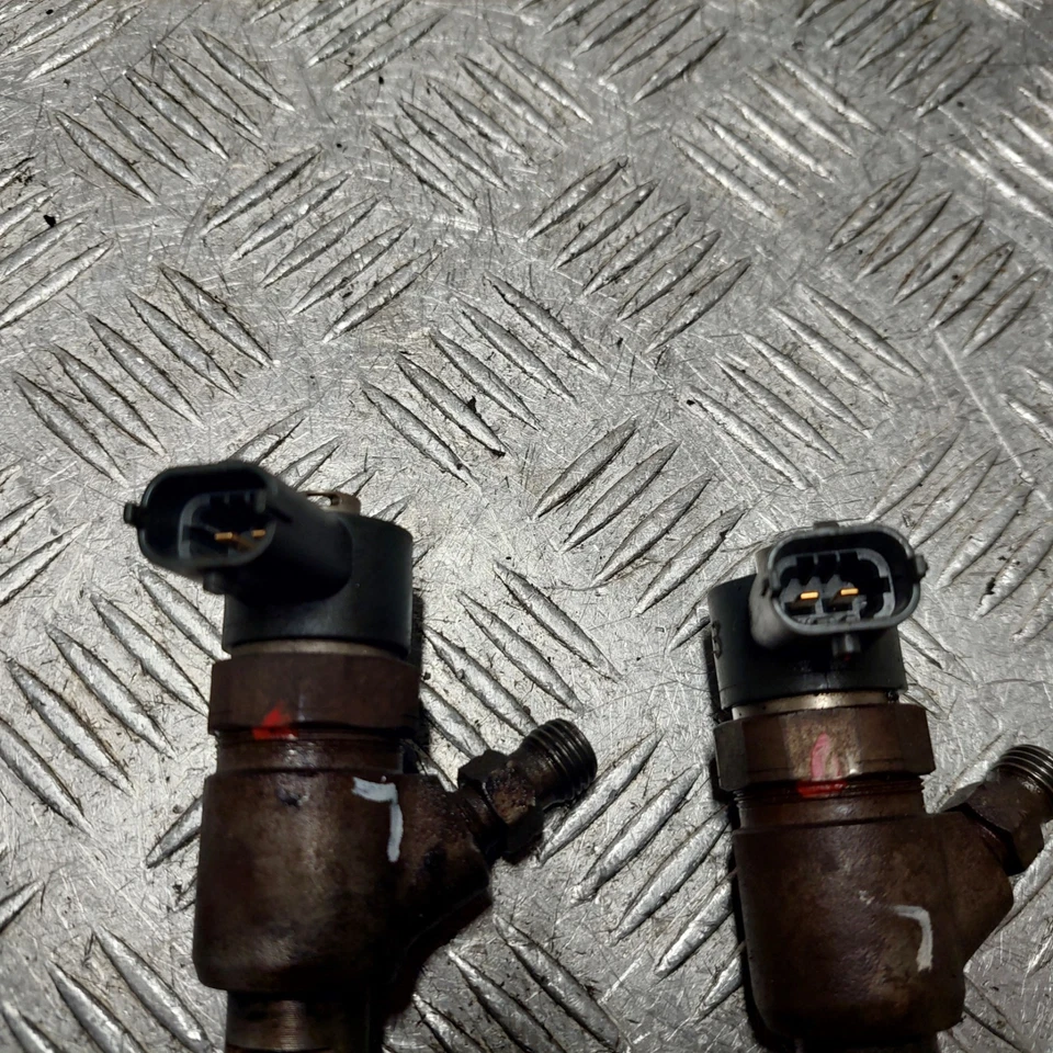 Vauxhall Corsa CDTI 2008 1.3 diesel fuel injector x2 PAIR A1H7AFB8R - Image 2 of 4