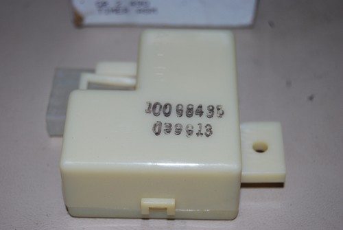 NOS GM 1984-1989 Corvette Dome Light Factory OE White Timer GM 10098435 - Picture 3 of 5