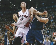 GFA Toronto Raptors *JONAS VALANCIUNAS* Signiertes 8x10 Foto J2 COA