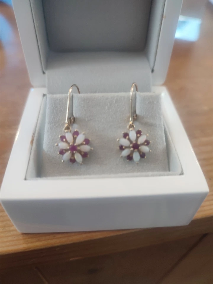 Gorgeous 9ct Gold Opal And Ruby Lever Back Earrings - Image 3 of 4