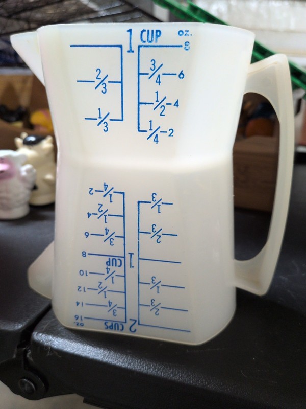 Vintage Westland Plastic Double Sided Flip Measuring Cup 1 & 2 Cups