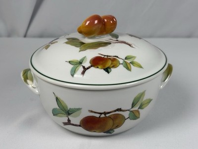 Royal Worcester  Evesham Vale  Porcelain 5.5 Casserole w/Lid & Handles VTG 1986
