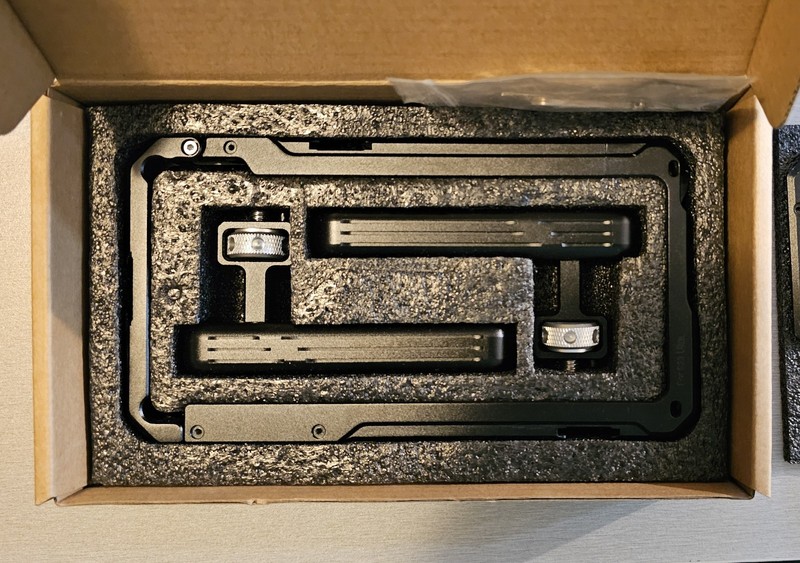 Neewer Ultra 23  Phone Cage 7x Telephoto Lens, Telephoto Lens and 18mm Wide Lens