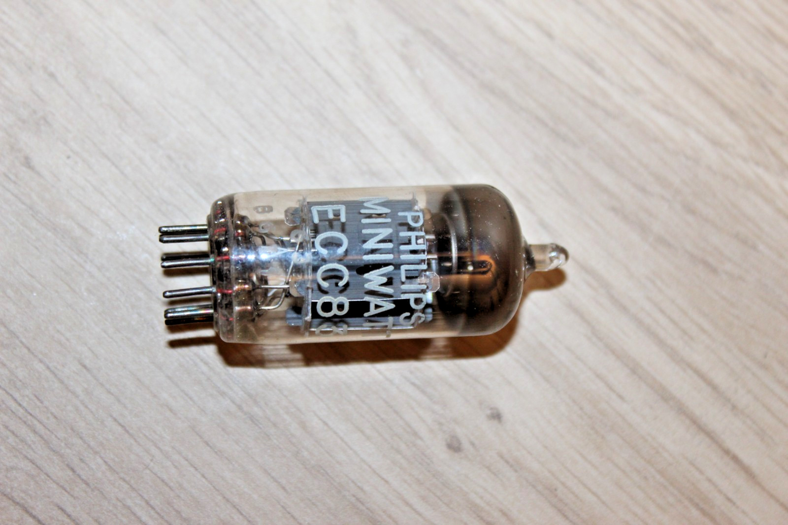 ECC83 - 12AX7 - PHILIPS MINIWATT B6I1