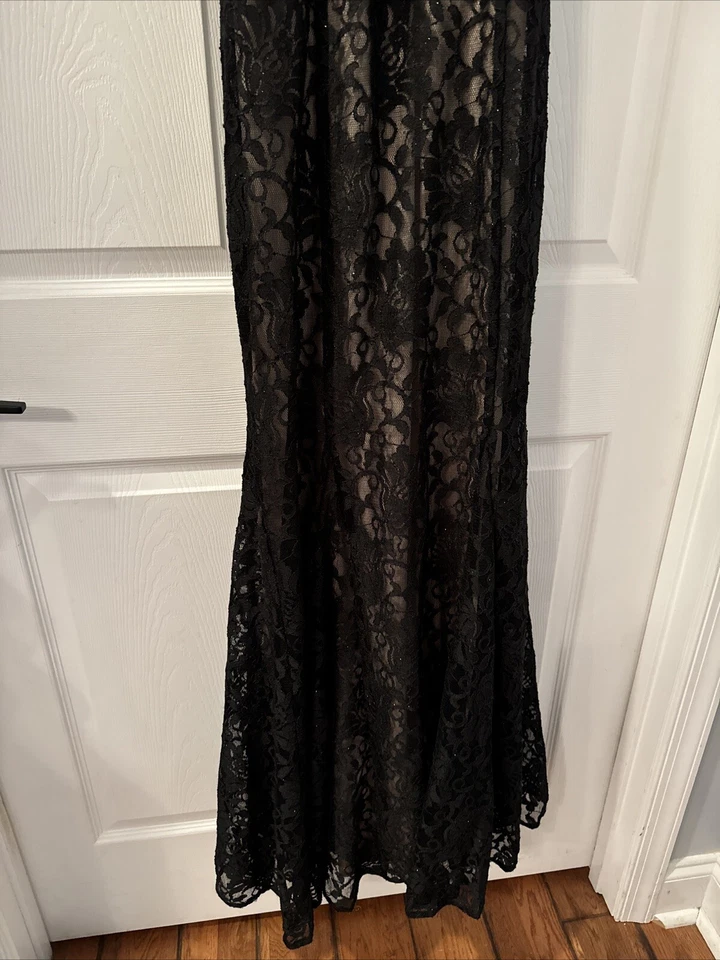 Vestido Formal Negro Y Encaje Talla 10 Alto Sirena Sin Mangas Halter Hada Oscura Gótico Foto 2 de 4