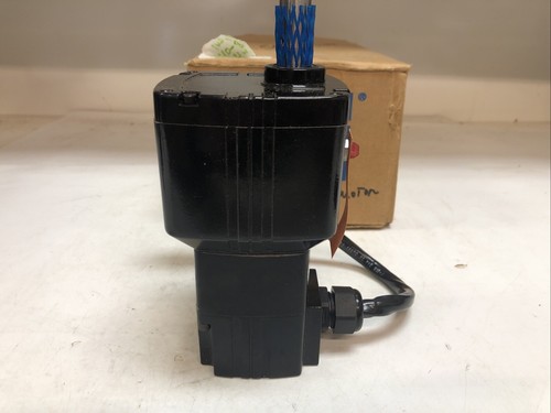 1 New Bodine Electric Company 22B3BEBL-Z2, Gearmotor, 130V, 139RPM, .72 Amps - Picture 14 of 24