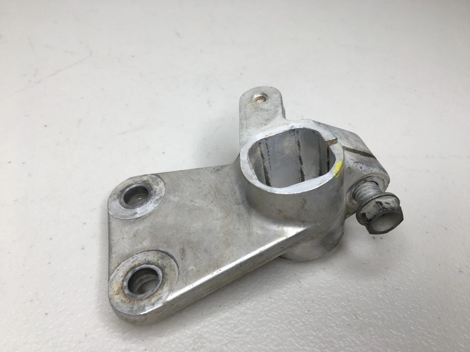 09 KTM 505 525 450 SX XC ATV columna de dirección delantera montaje de palanca inferior 83001033050 Foto 3 de 3