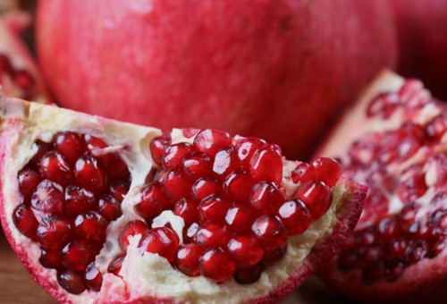 Pomegranate Live Tree in a Pot. Large Size Pink Fruits ,The trunk about 15" tall - Picture 3 of 4