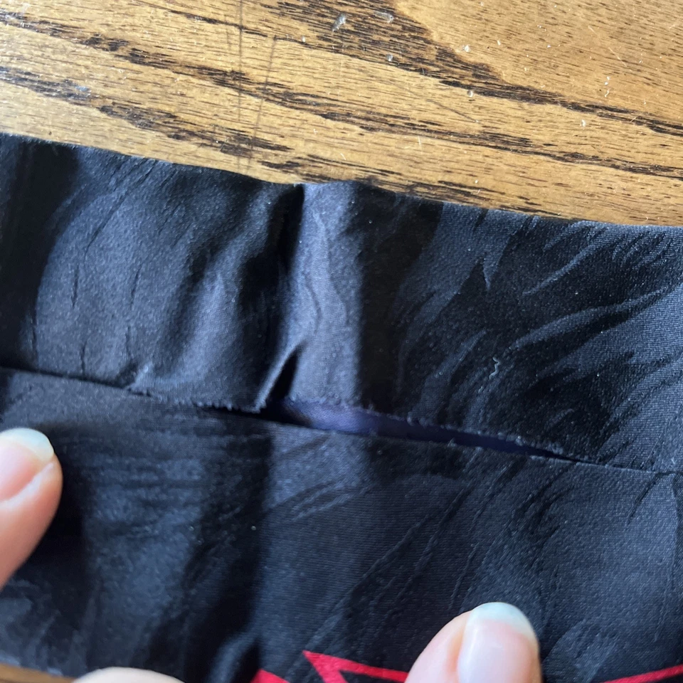 Corbata deportiva Chicago Blackhawks Ralph Marlin RM roja negra seda EE. UU. De colección Nueva con etiquetas Foto 4 de 4