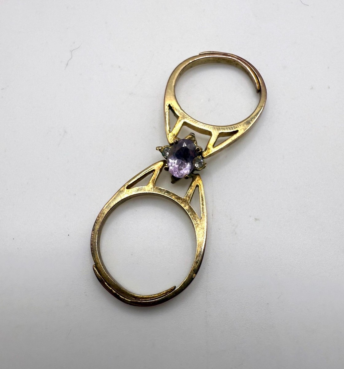 Vintage Avon flip ring reversible purple amethyst colored stone