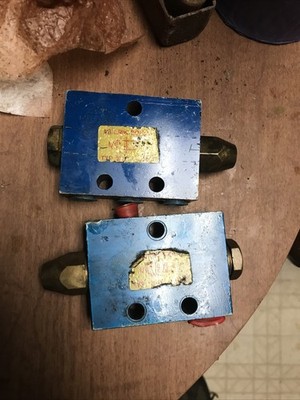 Lot Of 2 Automatic Valve AMI077