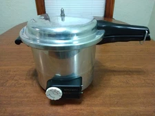 Vtg MIRRO-MATIC 4 QT Electric Pressure Cooker Pan Pot Model 184-M w/Baskets Book