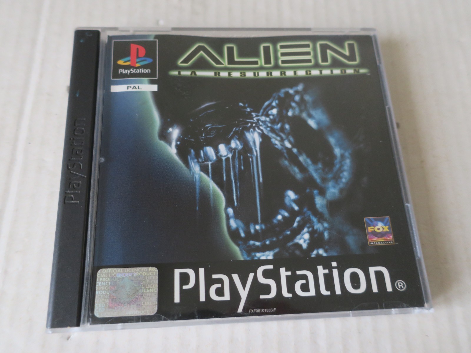 ALIEN  LA RESURRECTION    ----- pour PS1 / PLAYSTATION 1  --- complet - FRANCAIS