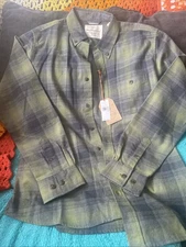 Weatherproof vintage men's long sleeve button shirt, Size Medium, NWT