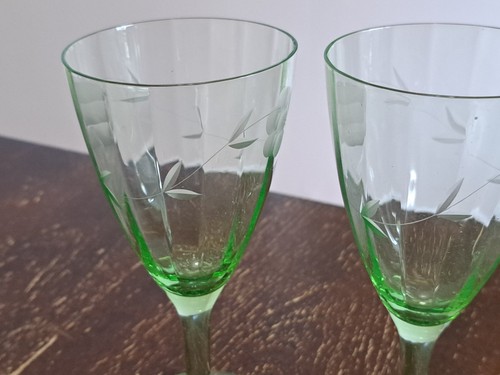 Etched Uranium Glass Wine Glasses Set Of 5 - Picture 4 of 12