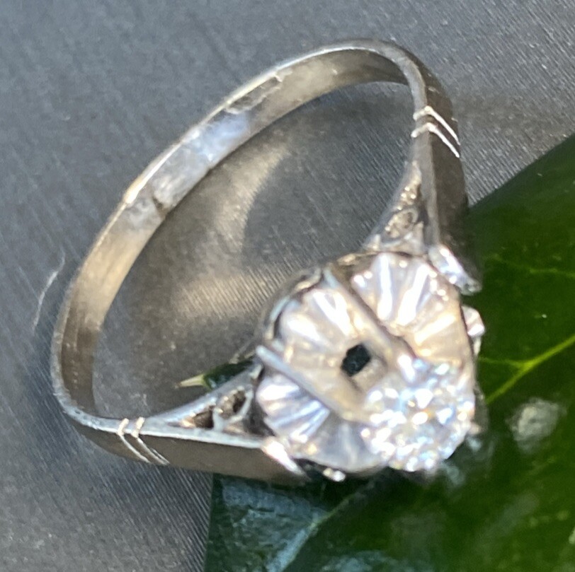 Platinum Diamond Halo 0.20ct Solitaire Vintage Bu… - image 16