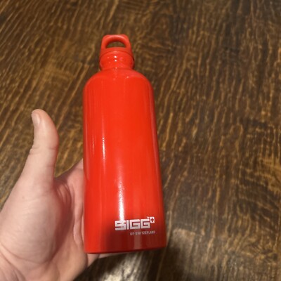 SS18 Supreme SIGG Traveller 0.6L Water Bottle Red | eBay