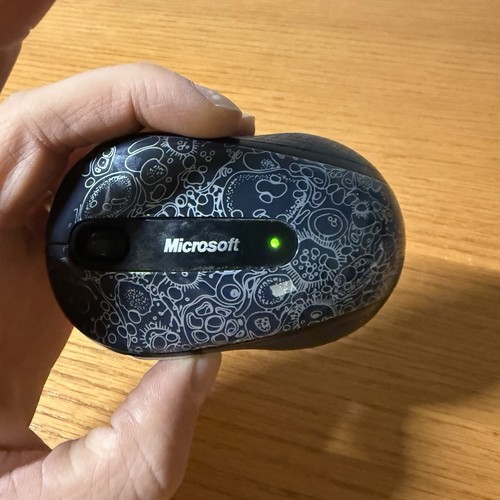 Microsoft Wireless Mobile Mouse 4000 Model 1383 USB 4-way Scroll Wheel NO DONGLE - Picture 6 of 8