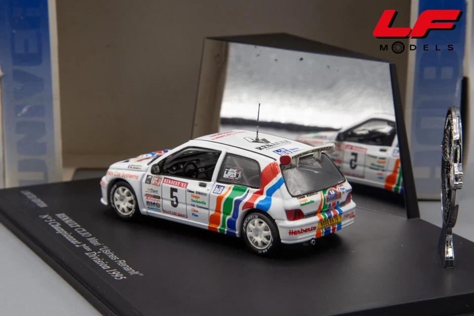 1:43 Renault Clio Maxi Championnat 2°Division 1995 - Universal Hobbies - Immagine 2 di 3