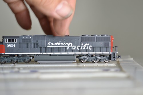 88085 Escala N KATO EMD SD70M SP PACIFICO SUR | Zustand: Used