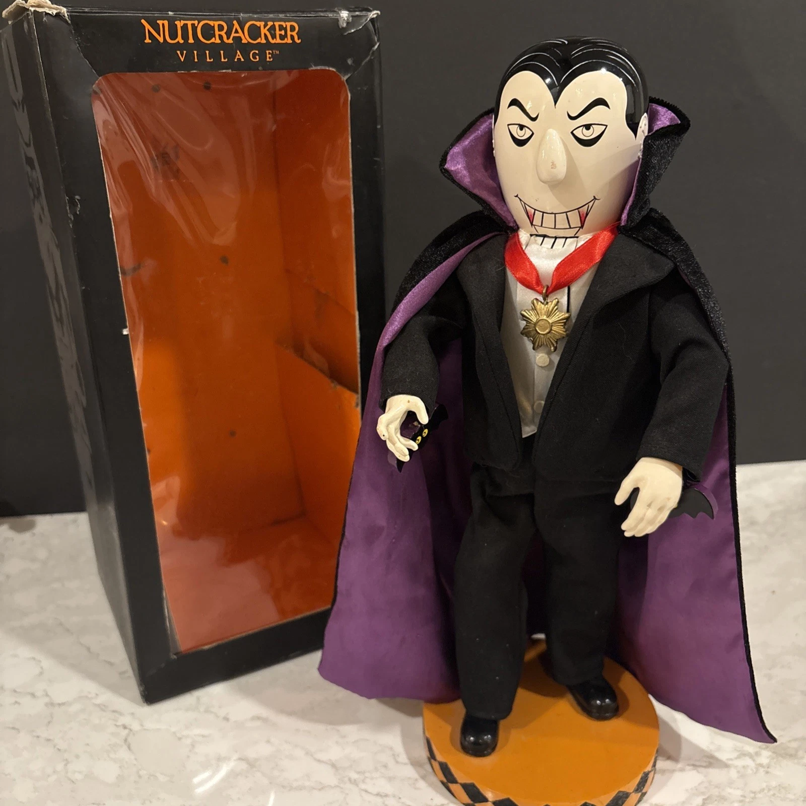 Nutcracker Village Dracula Vampire Halloween Nutcracker Figure w/ Box
Opens in a new window or tab