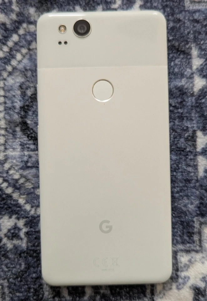 Google Pixel 2 - 128GB - Claramente Blanco - Desbloqueado - Excelente Estado Foto 2 de 4